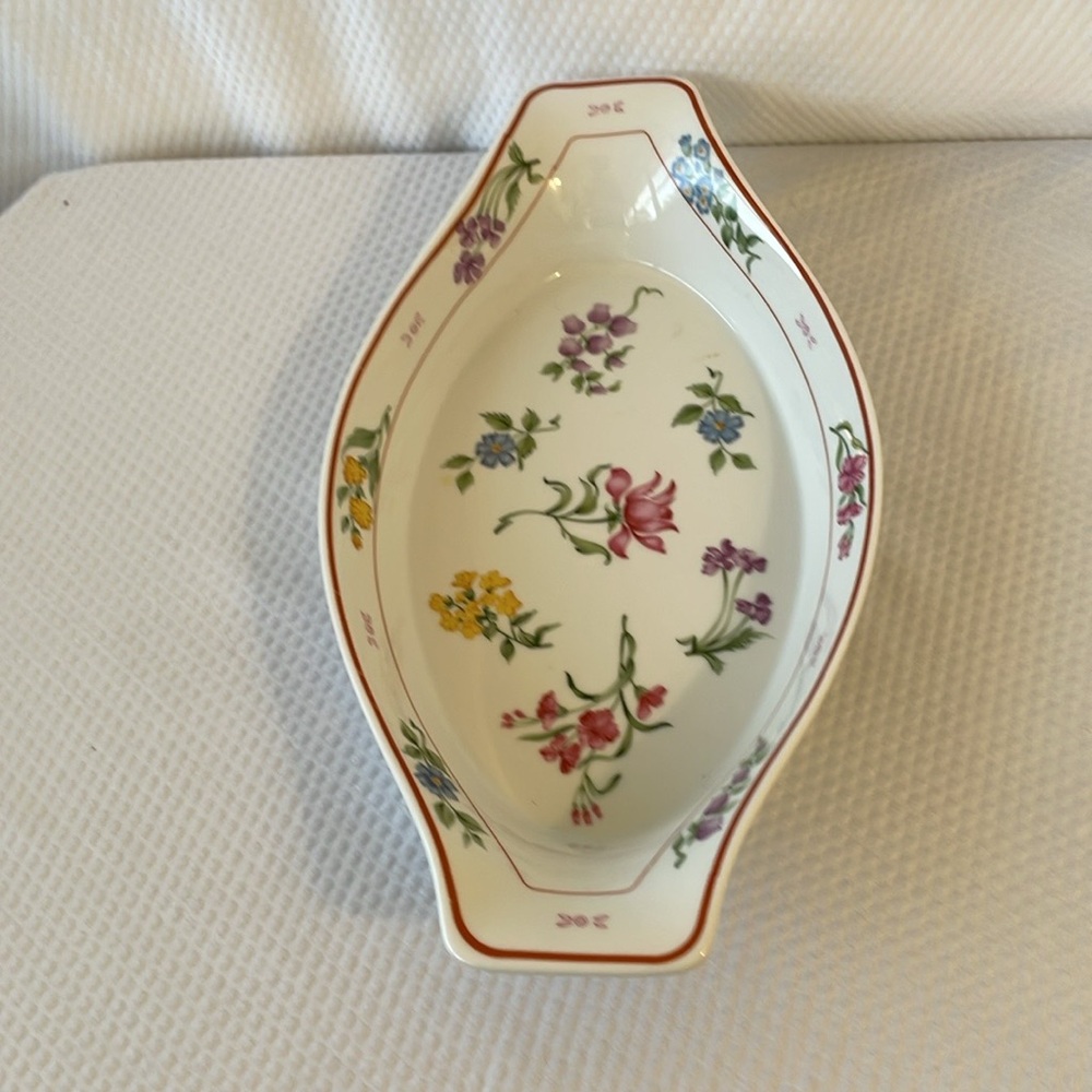 Floral Fantasy 12.5”  Au gratin bakeware  by Georges Briard